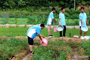 基恩：马奎尔让曼联球员不敢激进逼抢，都怕一个过顶球把他打穿